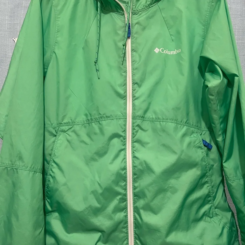 NWOT- Columbia Neon Green Windbreaker 💚✨ - Picture 2 of 7